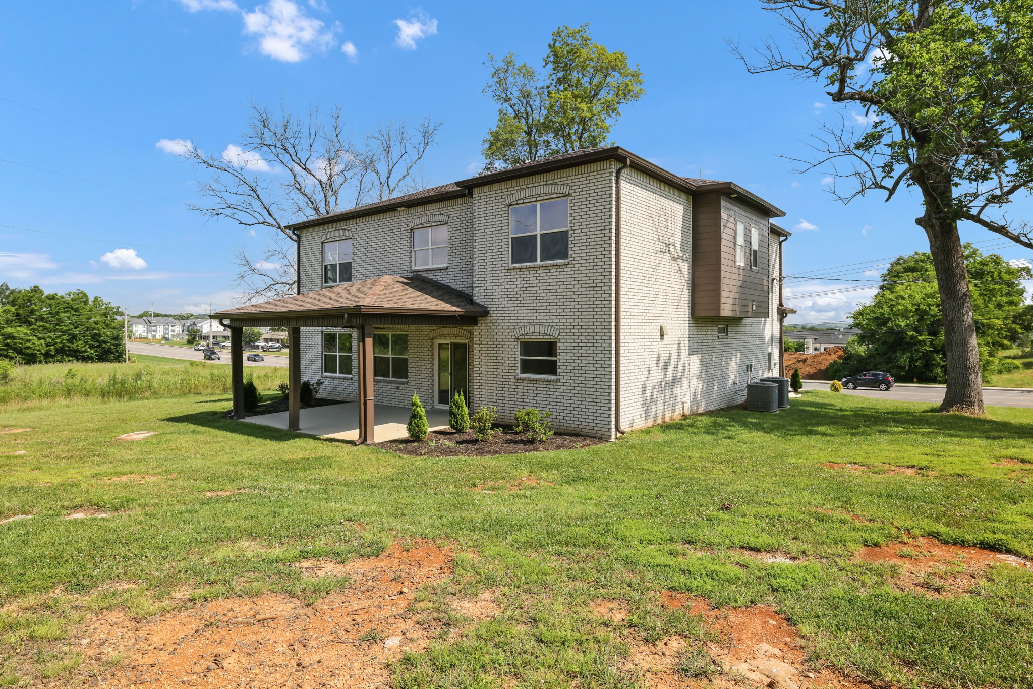 1800 W Main St