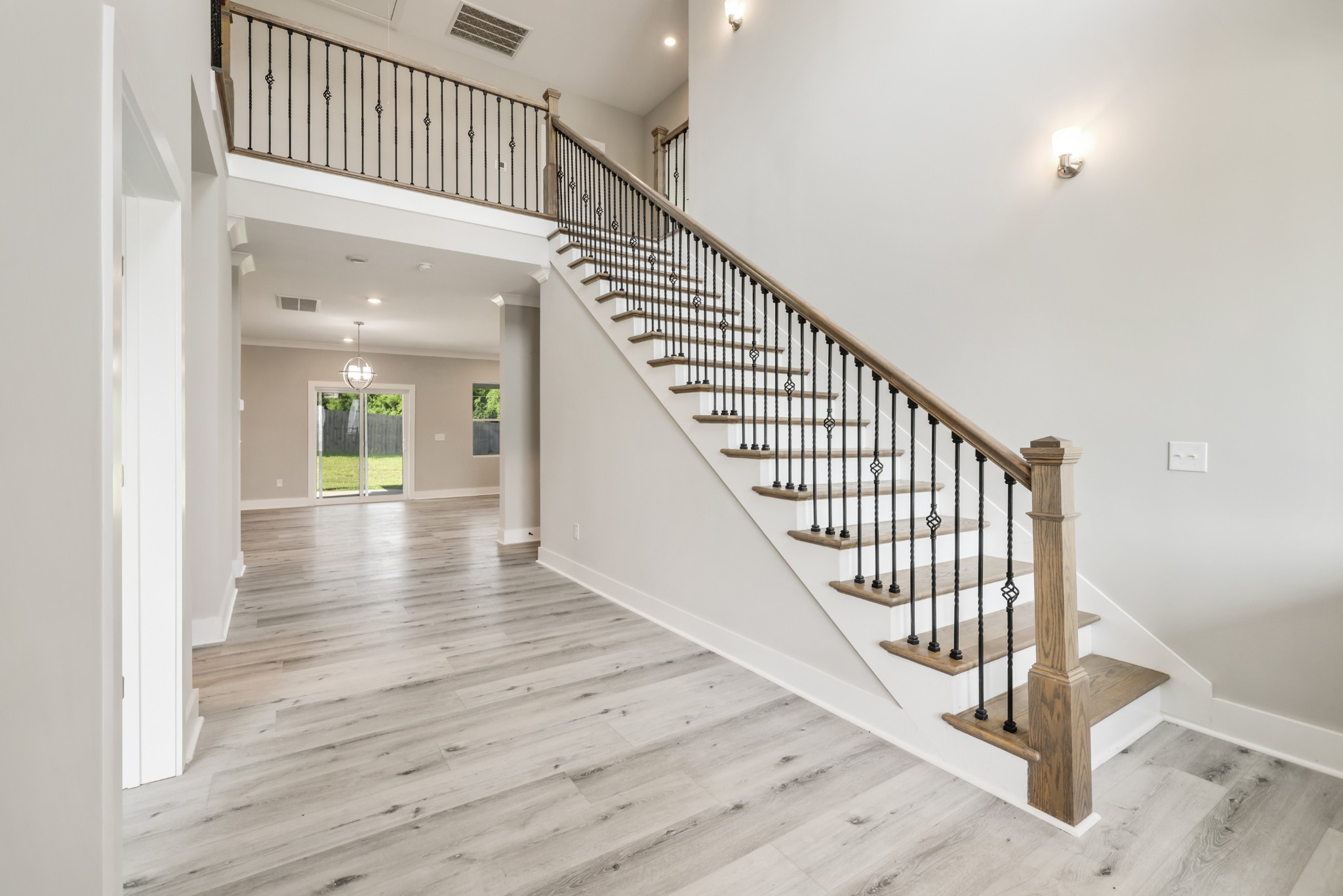 1800 W Main St