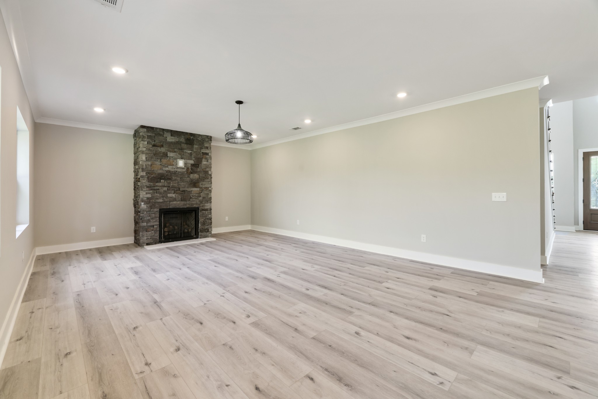 1800 W Main St