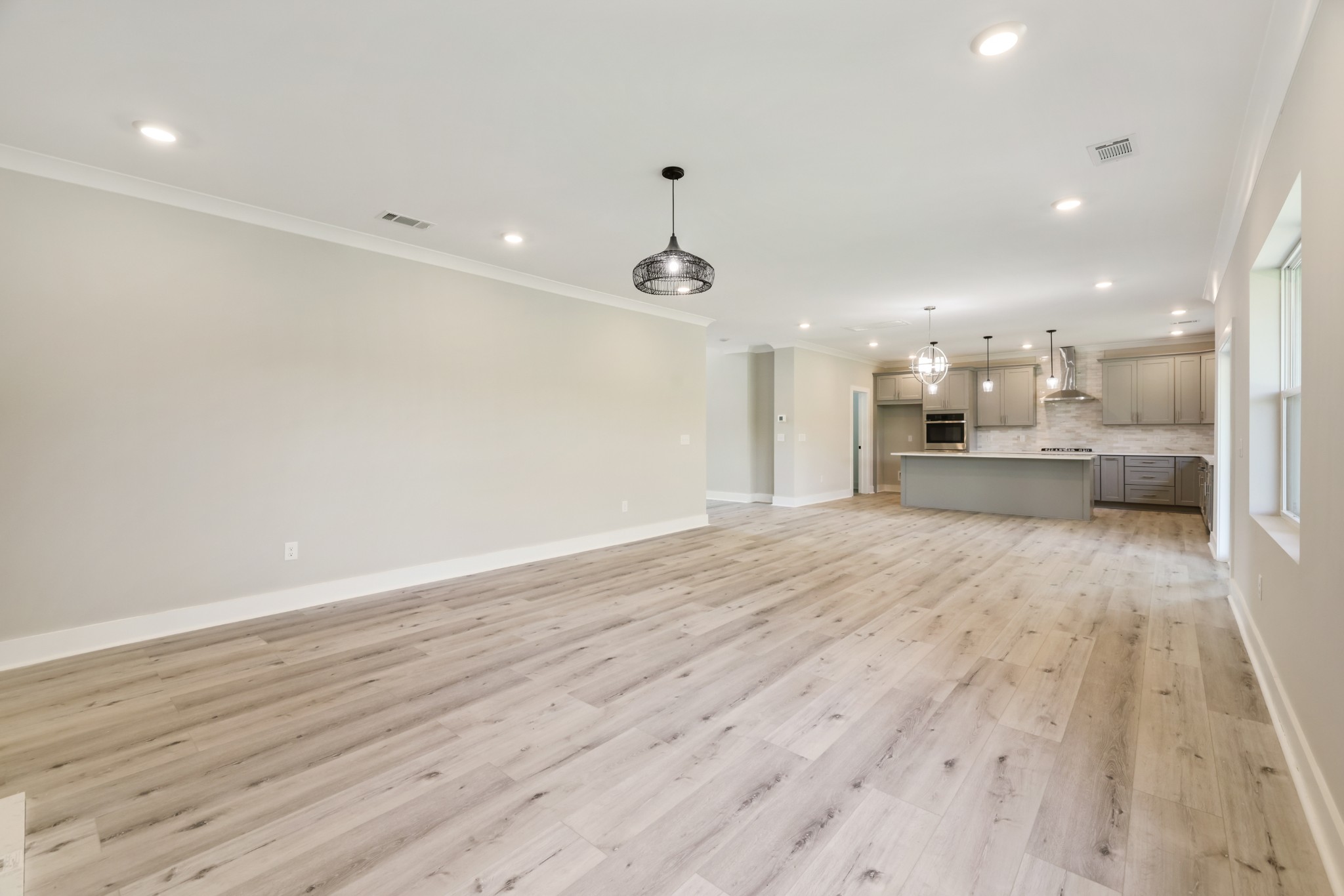 1800 W Main St