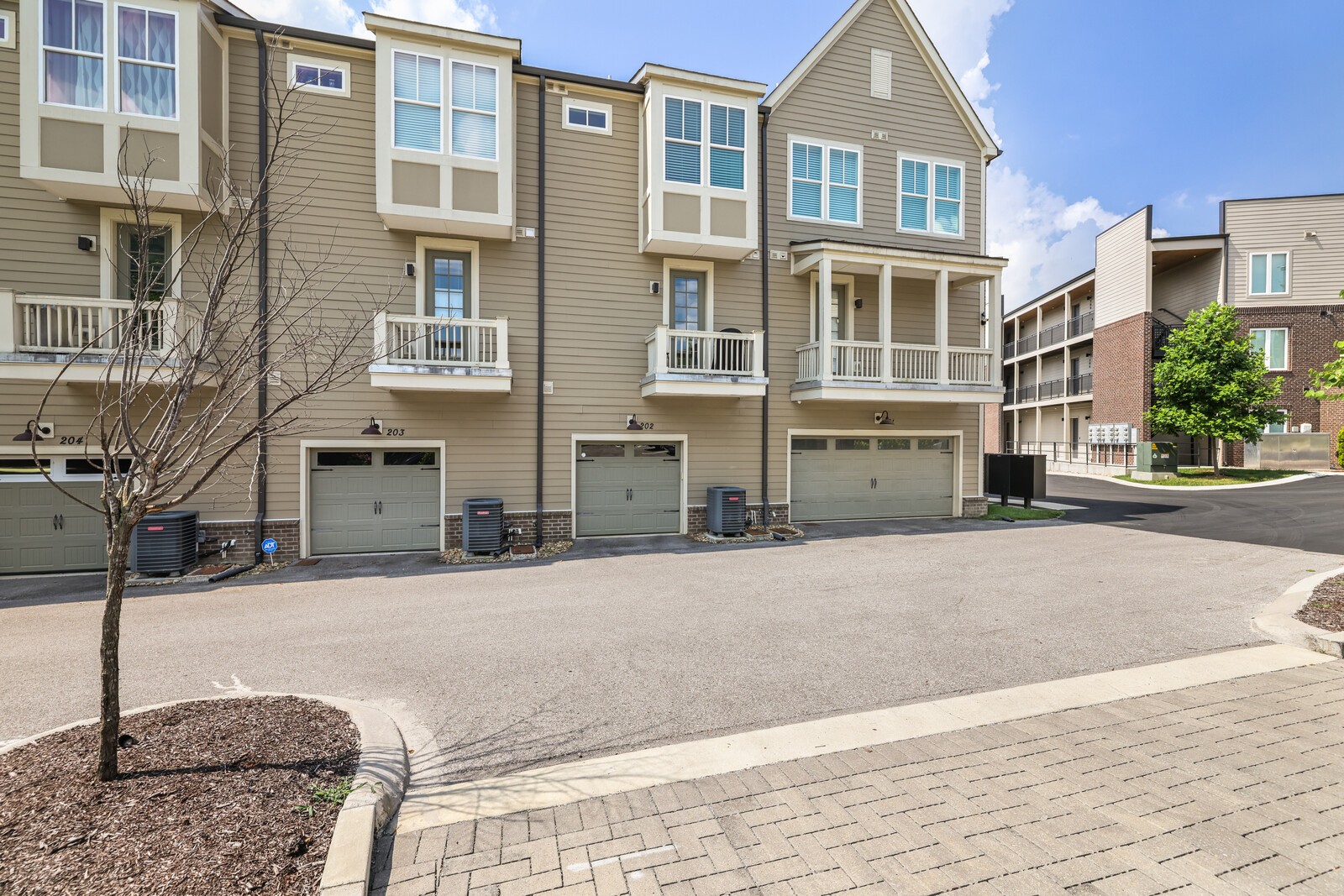 202 Porter Village Cir