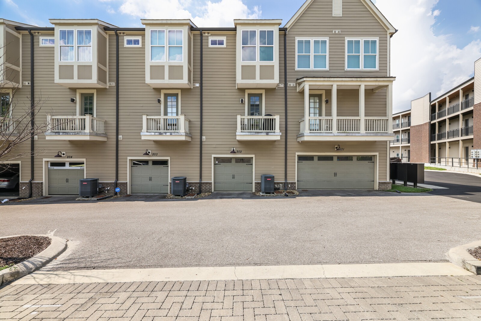 202 Porter Village Cir