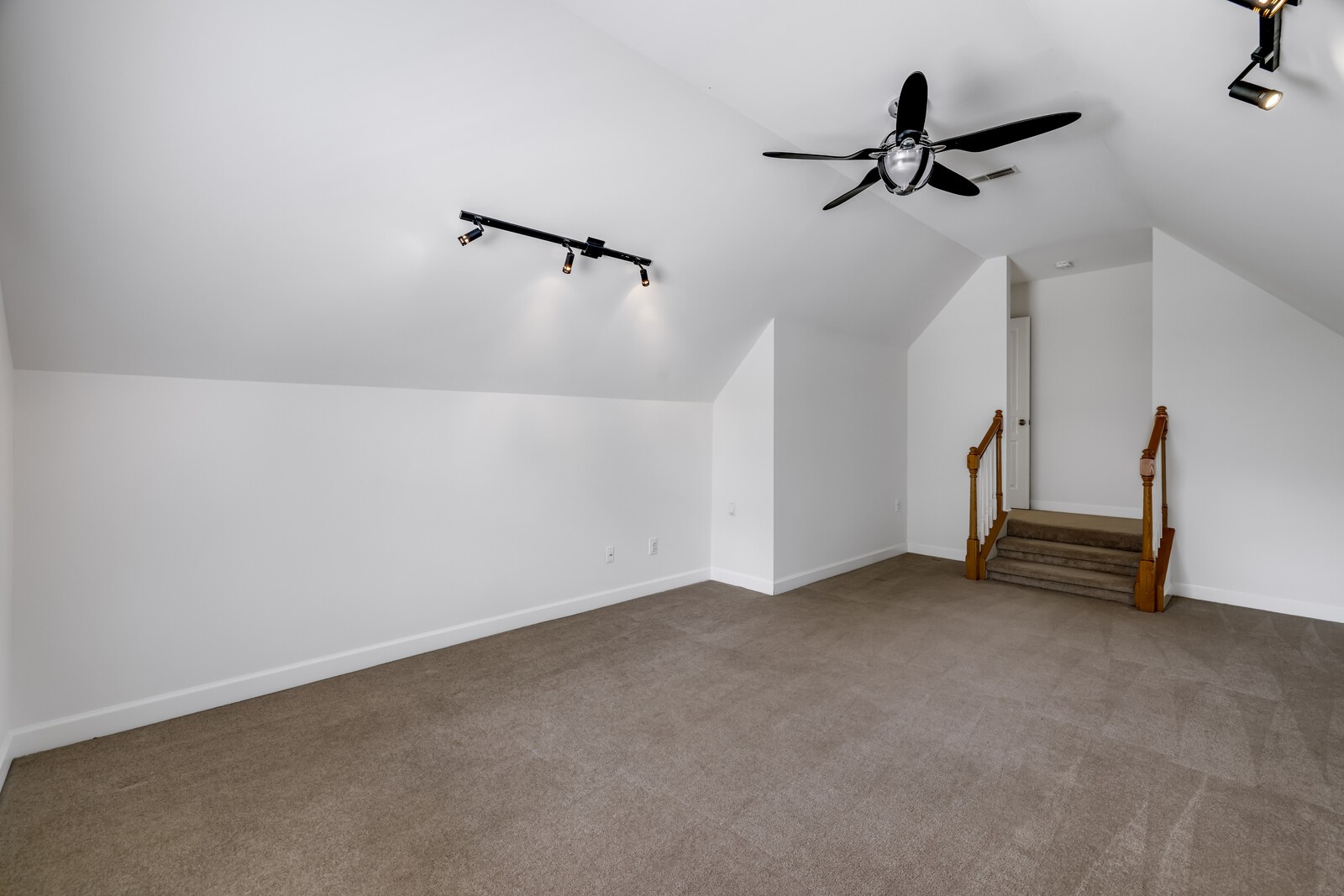 429 Summit Oaks Dr