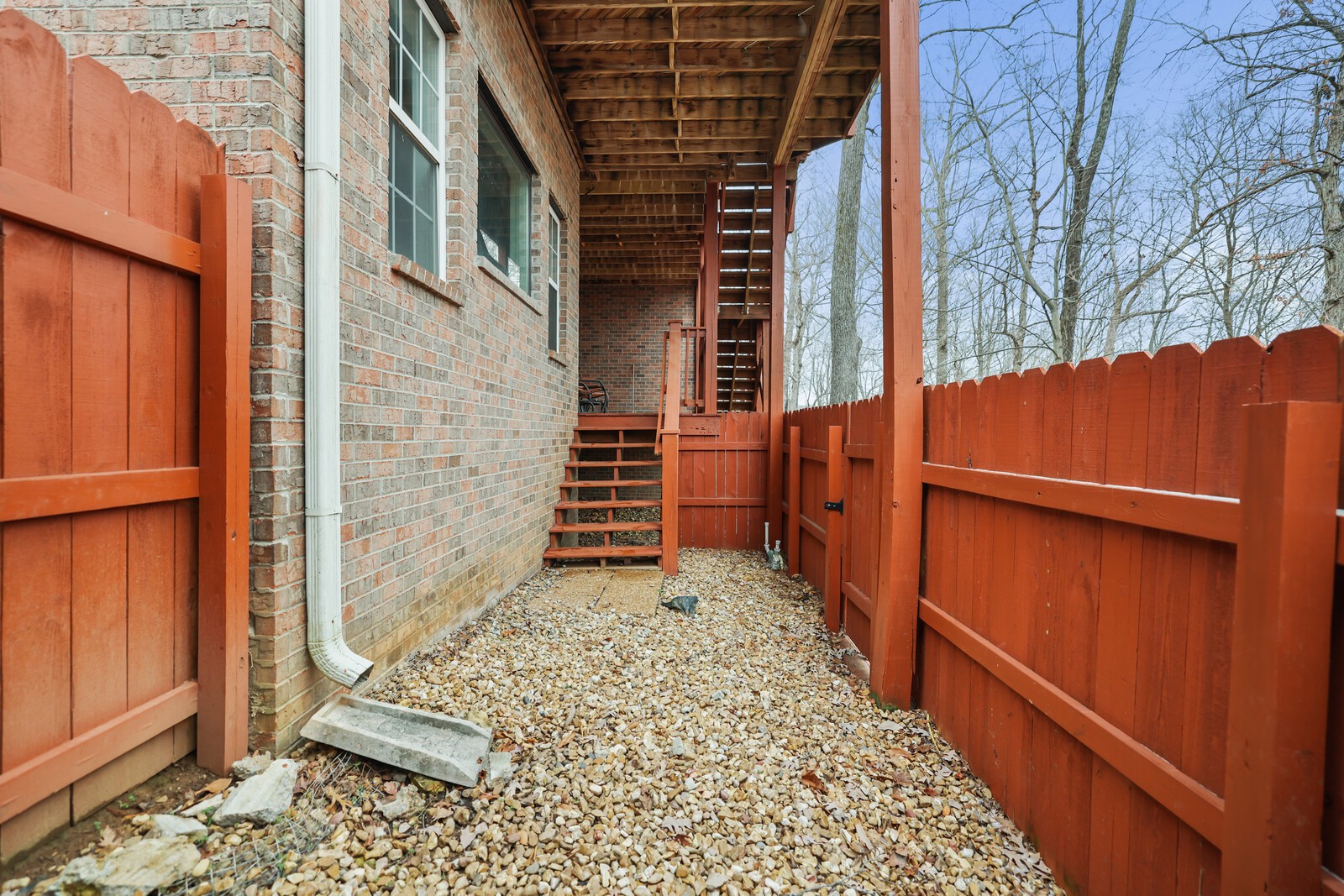 429 Summit Oaks Dr