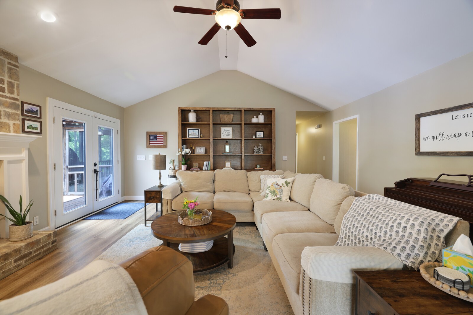 112 Deerfield Dr