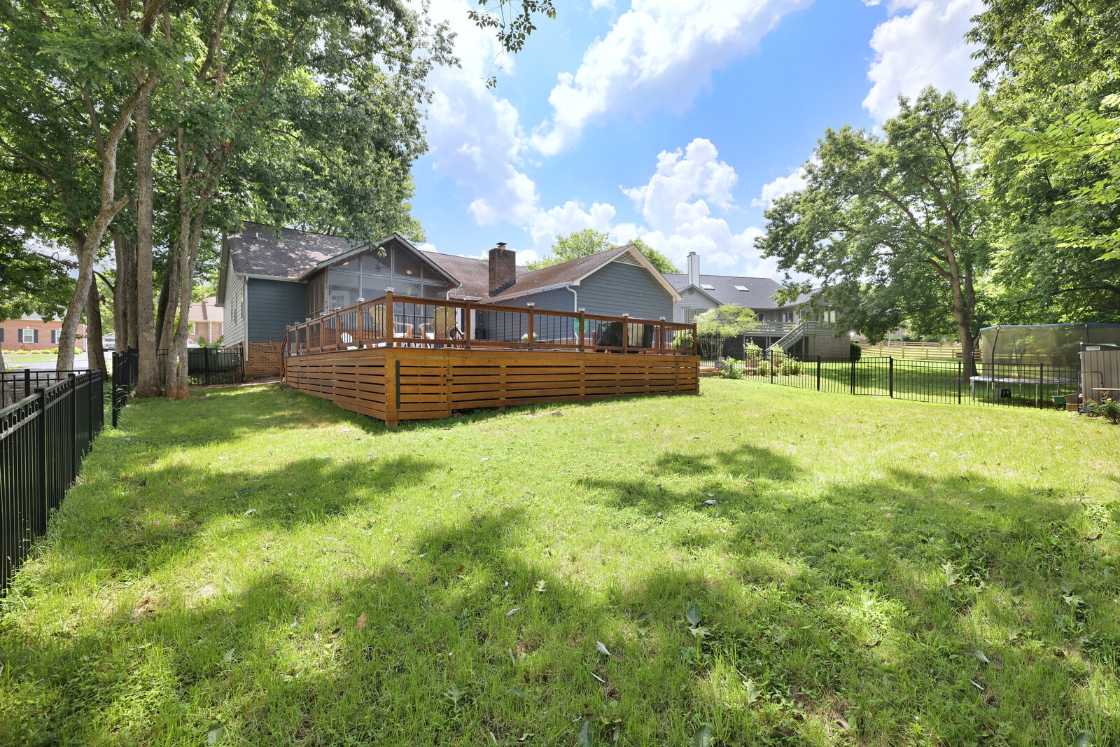 112 Deerfield Dr