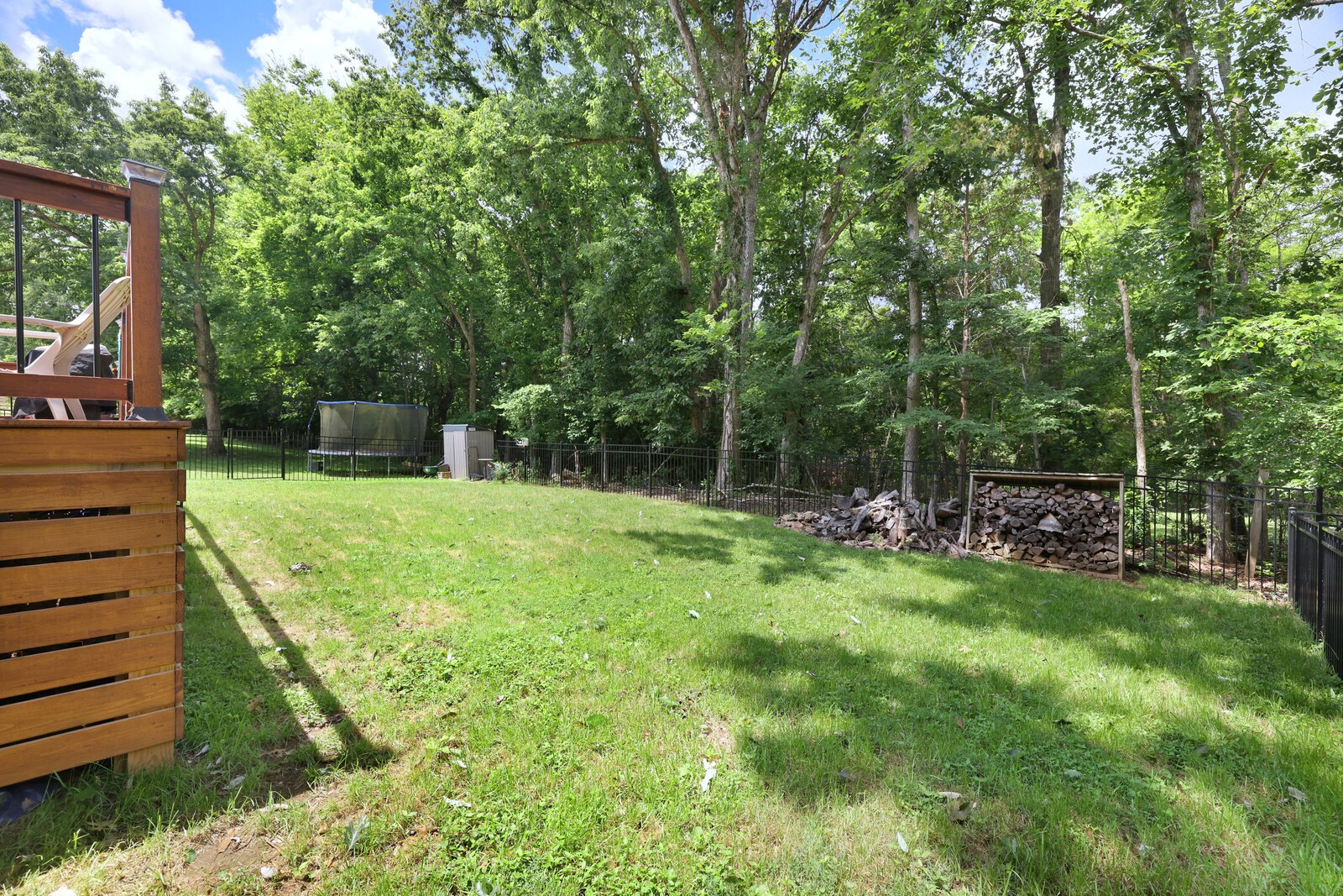 112 Deerfield Dr