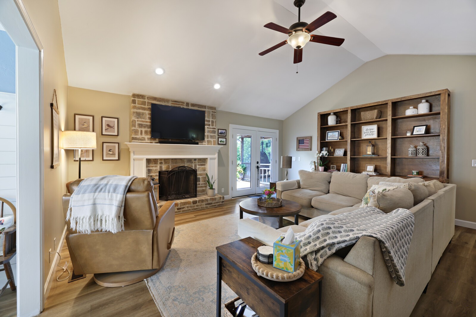 112 Deerfield Dr