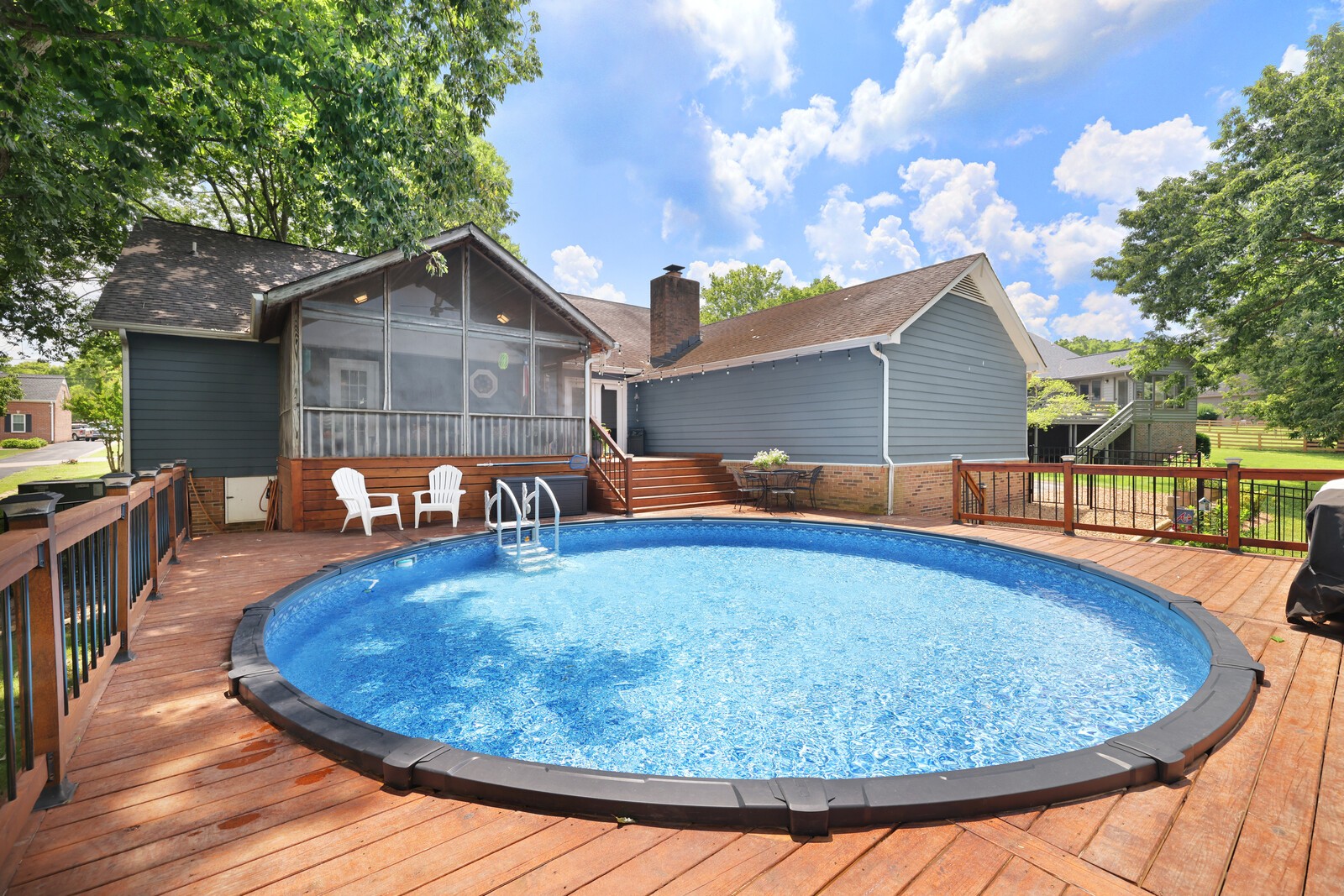 112 Deerfield Dr