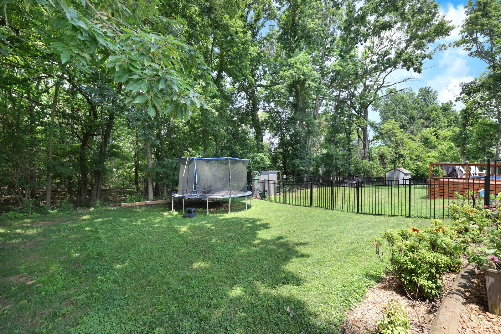 112 Deerfield Dr