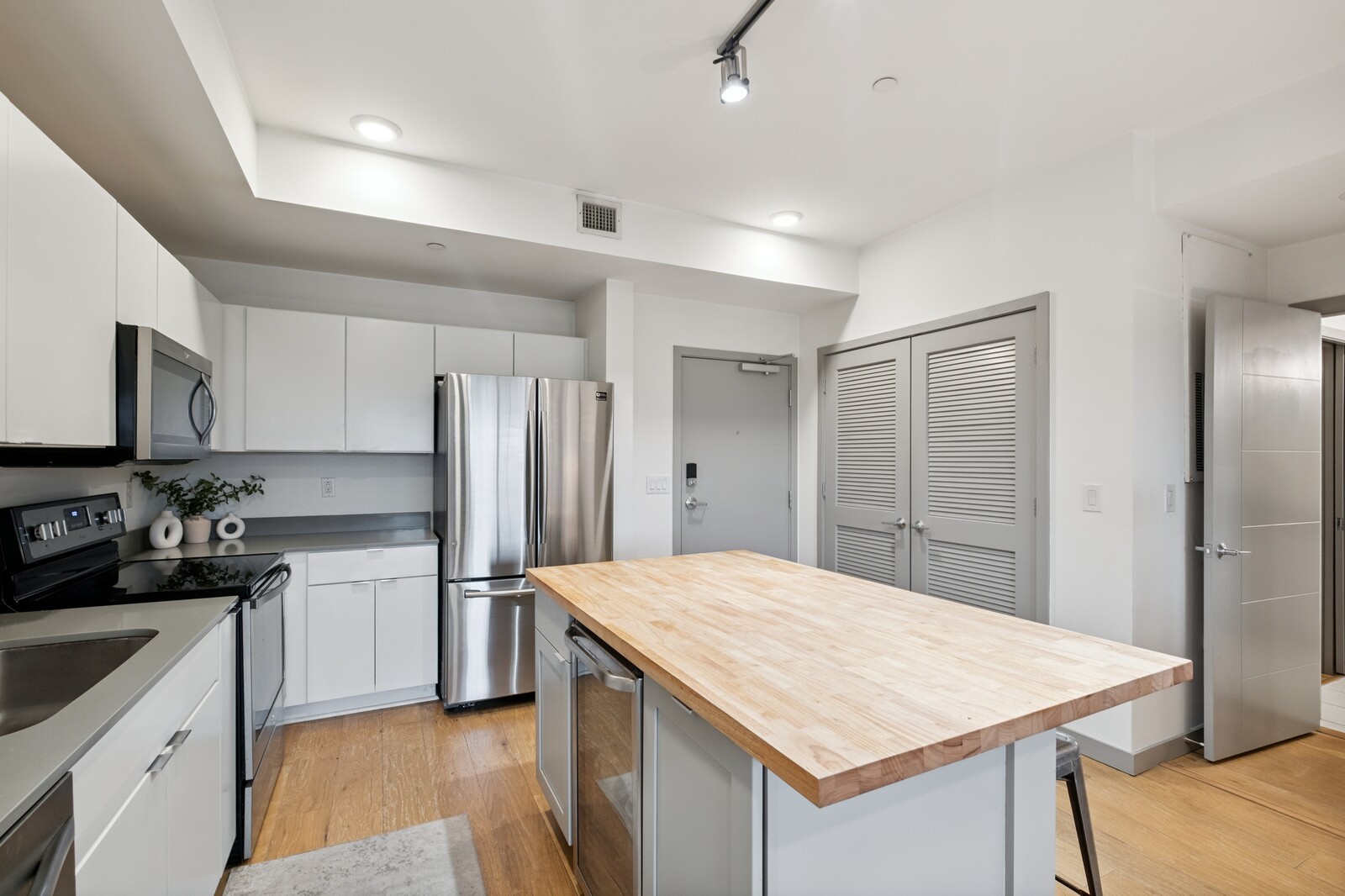 400 Herron Dr Unit: 219