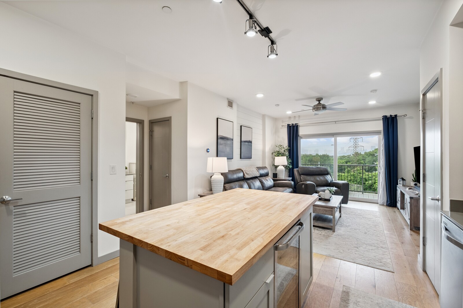 400 Herron Dr Unit: 219