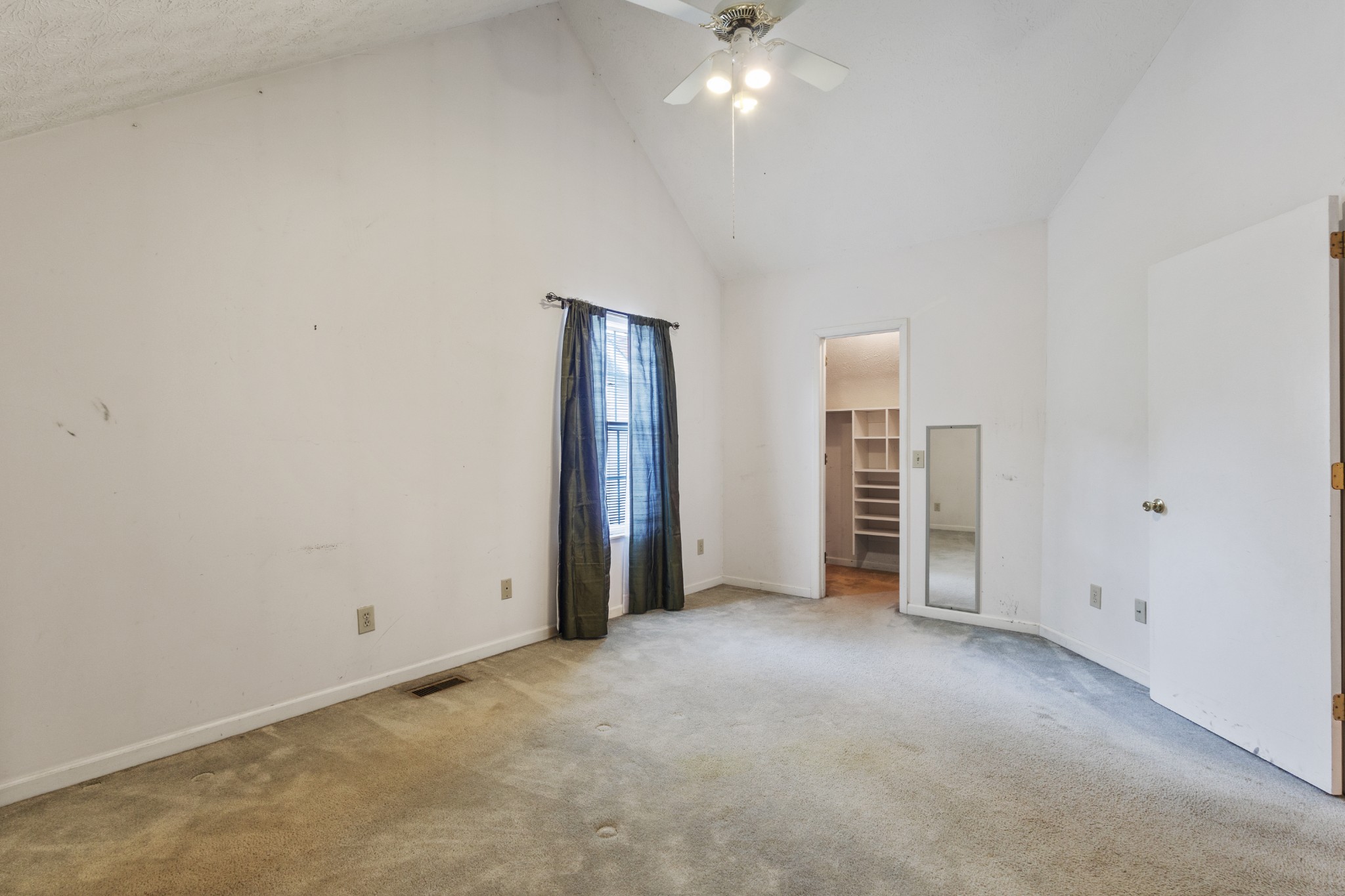 521 Bellmore Pl