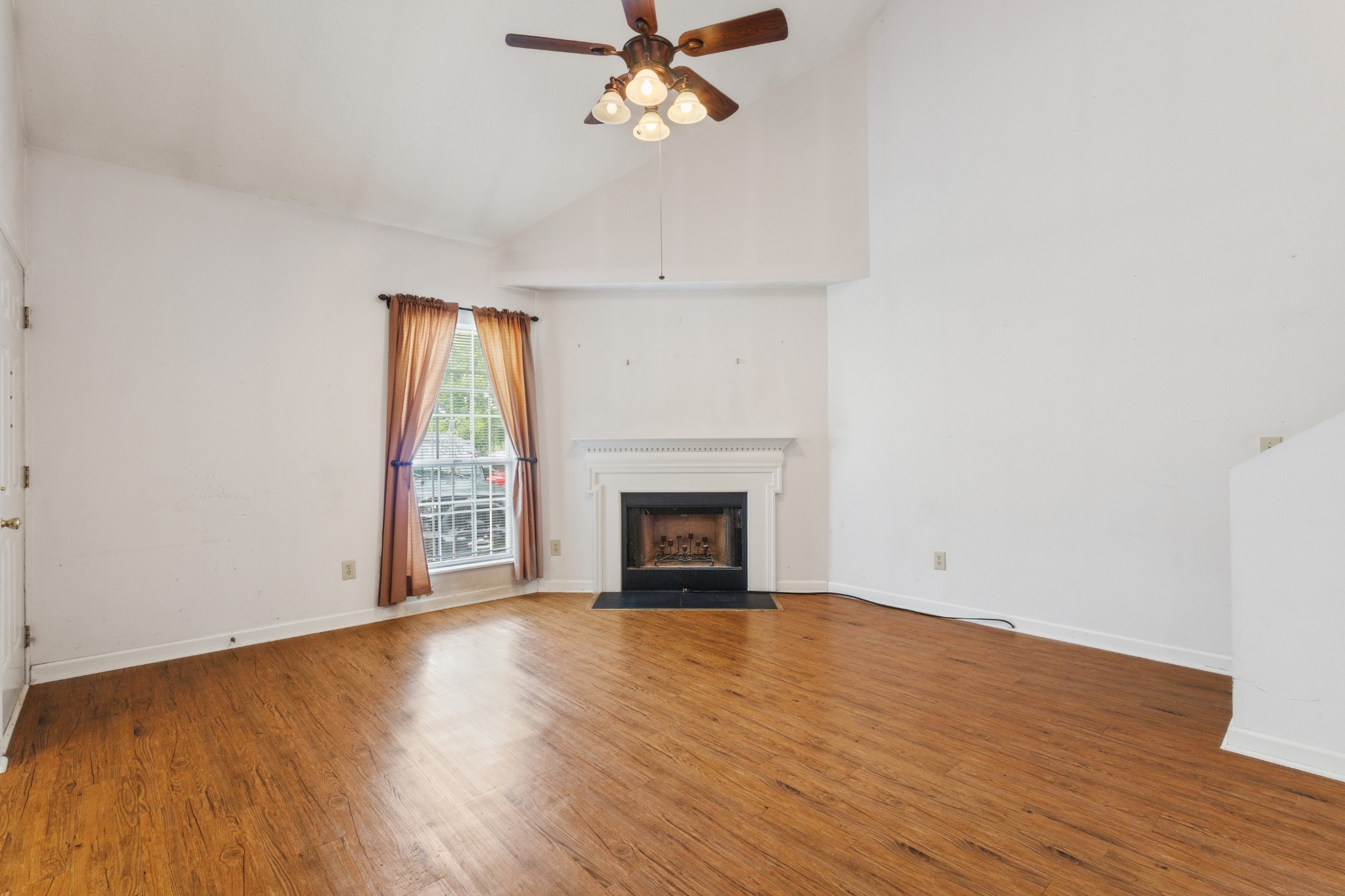 521 Bellmore Pl