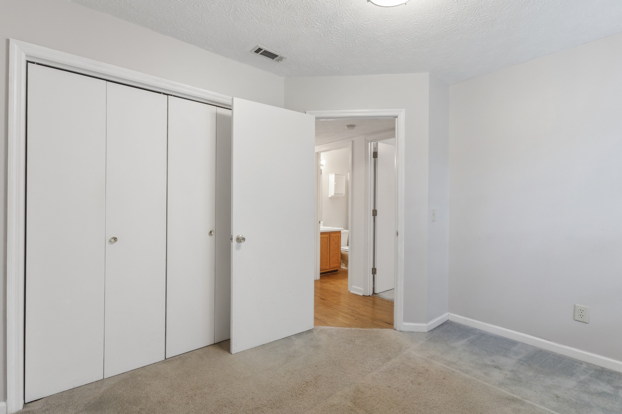 521 Bellmore Pl