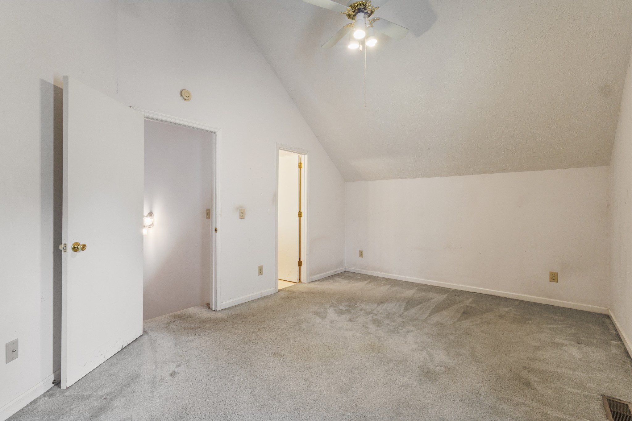 521 Bellmore Pl