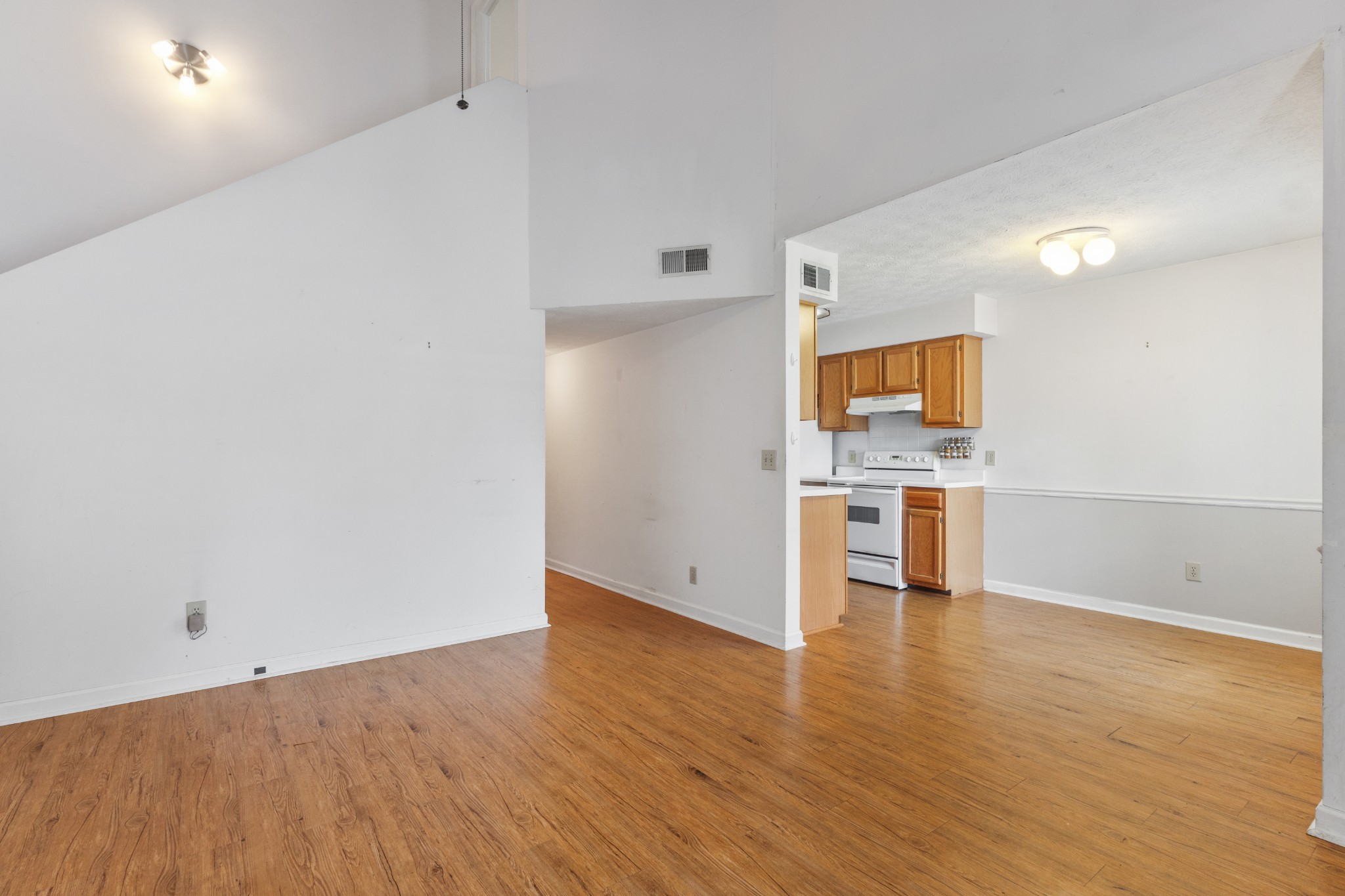 521 Bellmore Pl