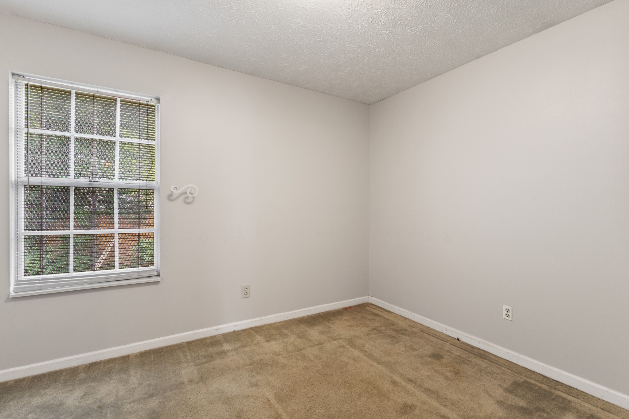 521 Bellmore Pl