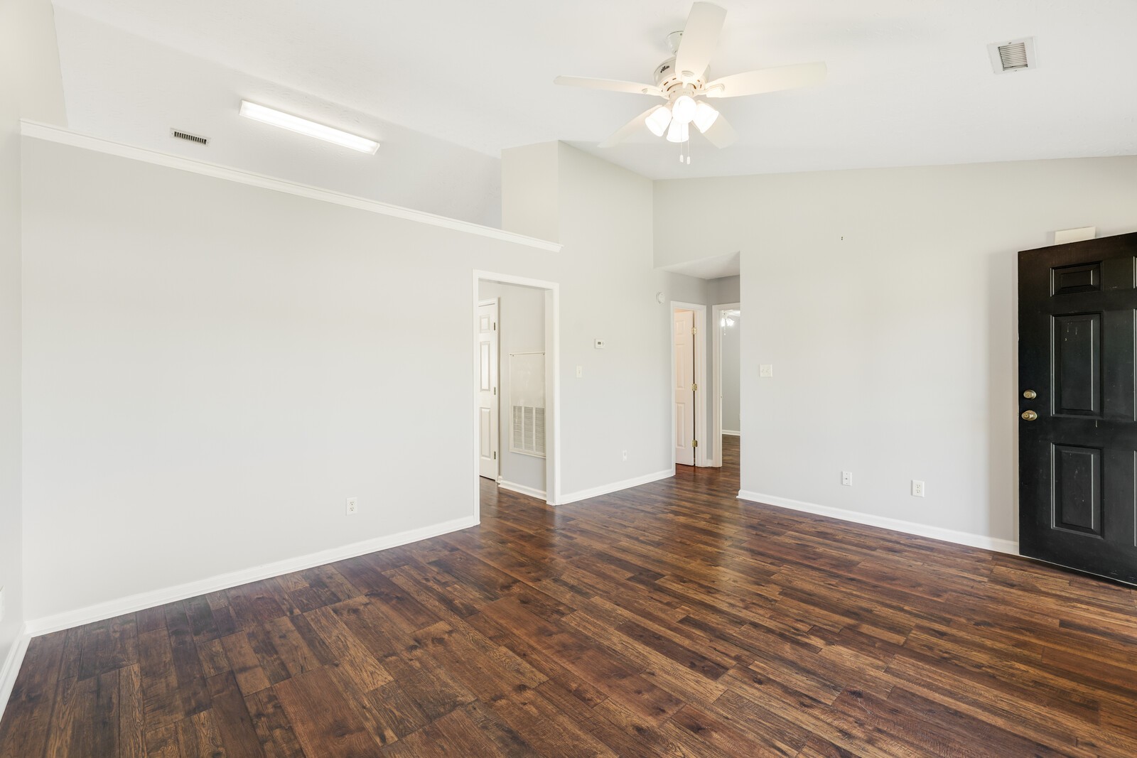 608 Seaford Ct