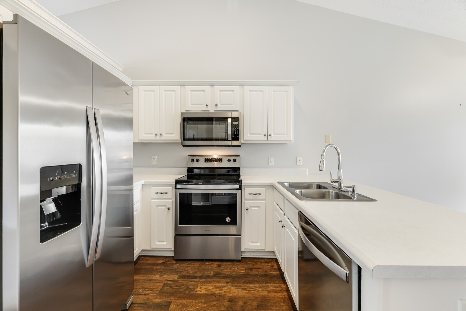 608 Seaford Ct