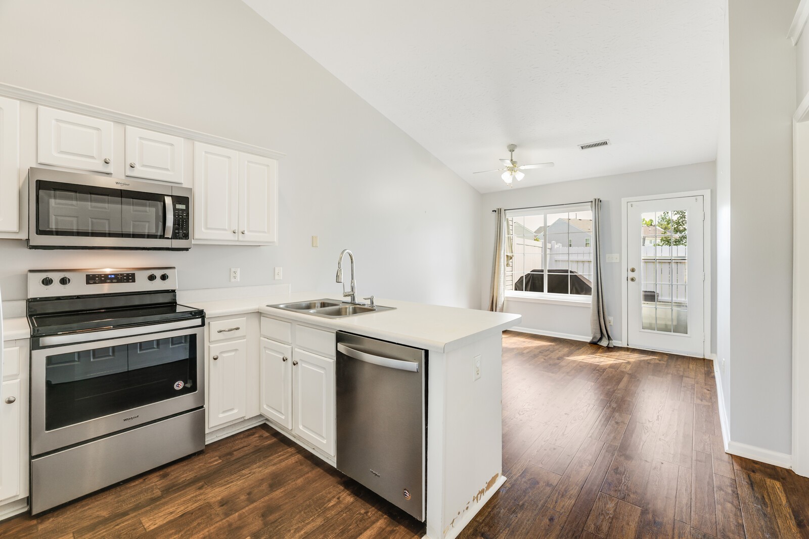 608 Seaford Ct