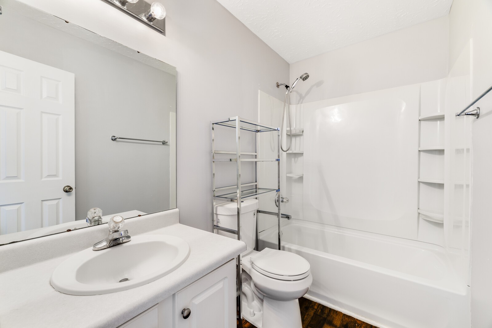 608 Seaford Ct