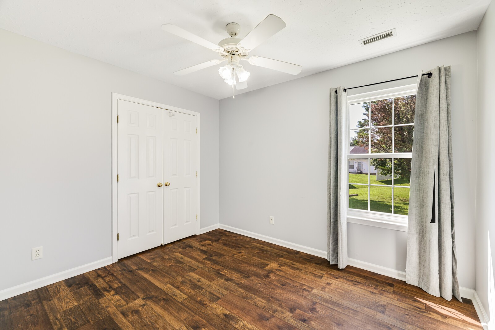 608 Seaford Ct