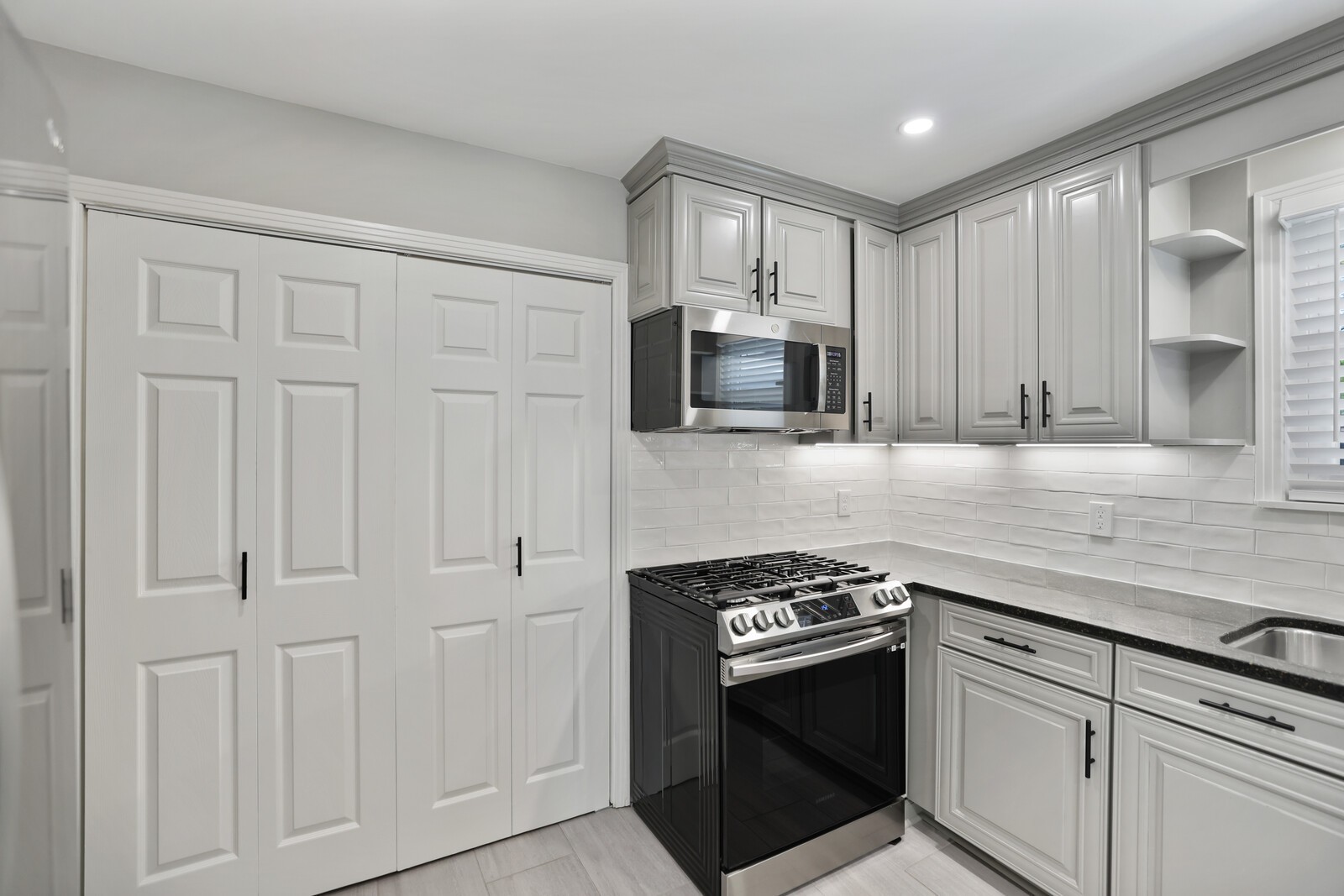 1013 Dortch Ln