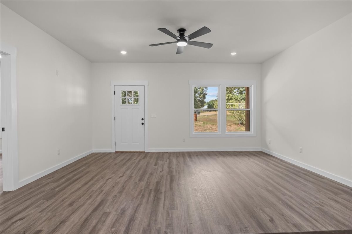 3119 Country Side Dr