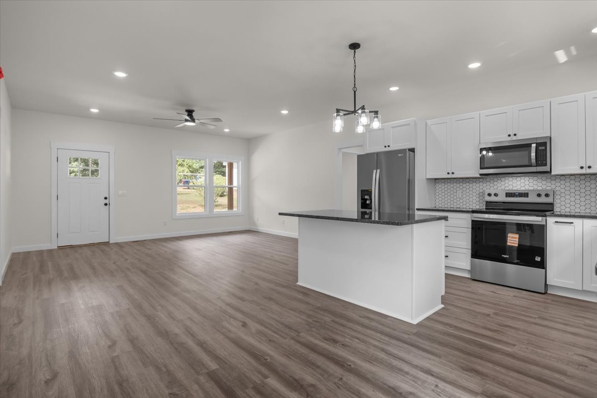 3119 Country Side Dr