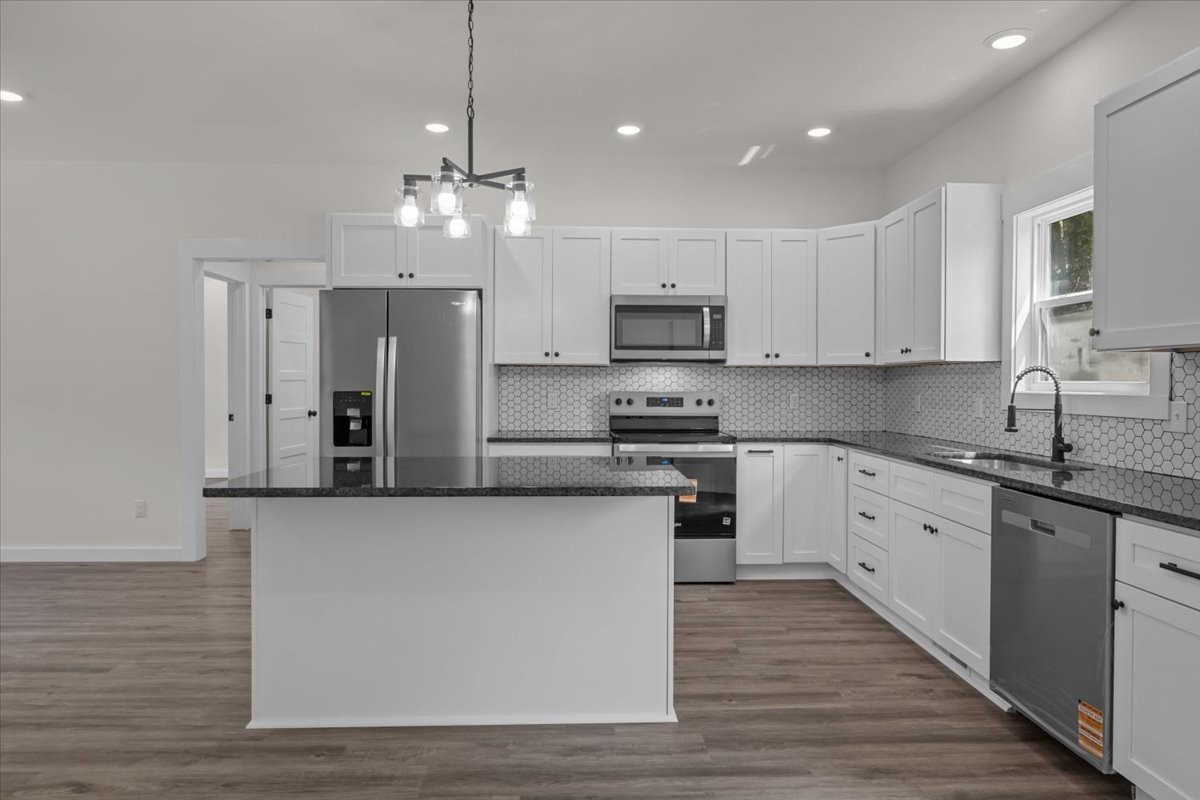 3119 Country Side Dr