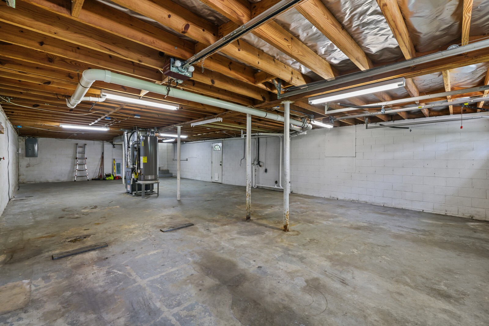 111 Wessington Pl