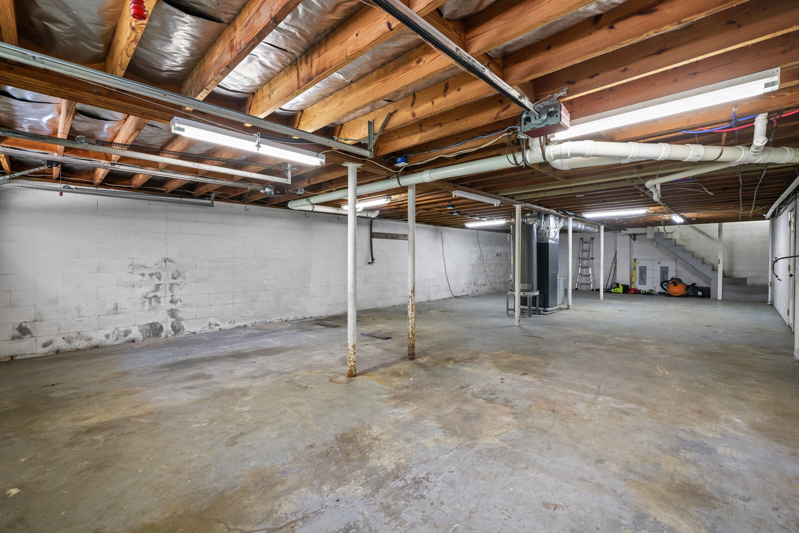 111 Wessington Pl