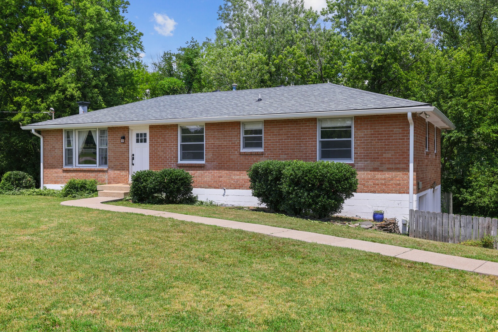 111 Wessington Pl