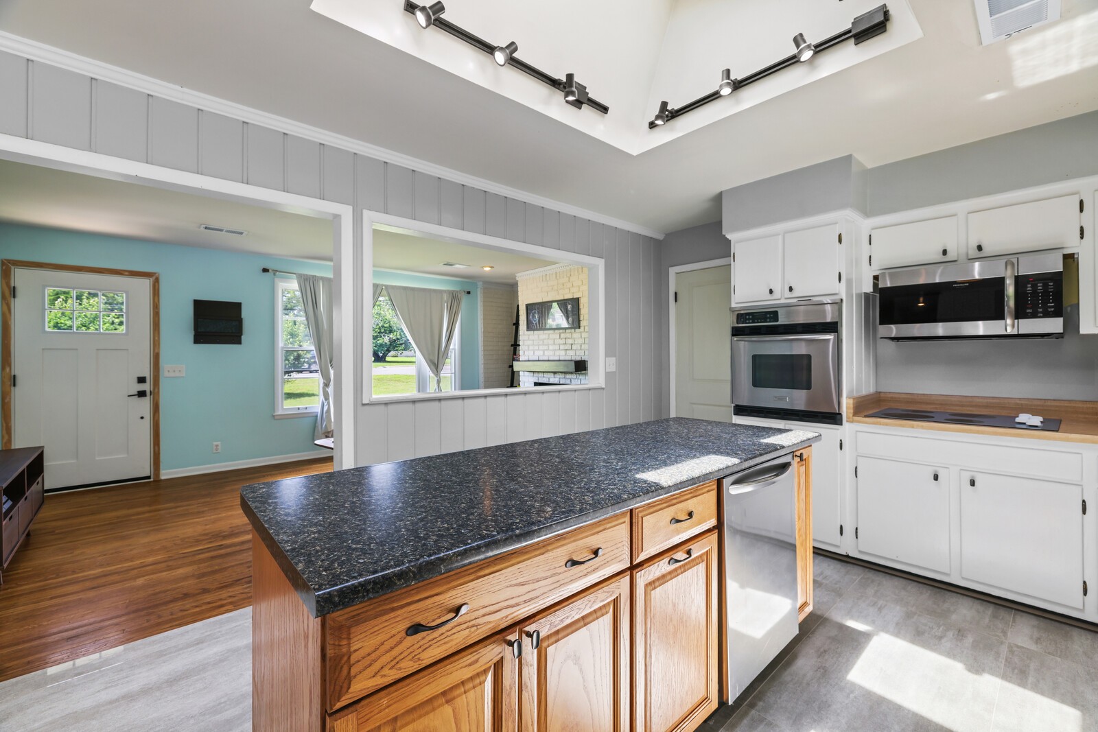 111 Wessington Pl