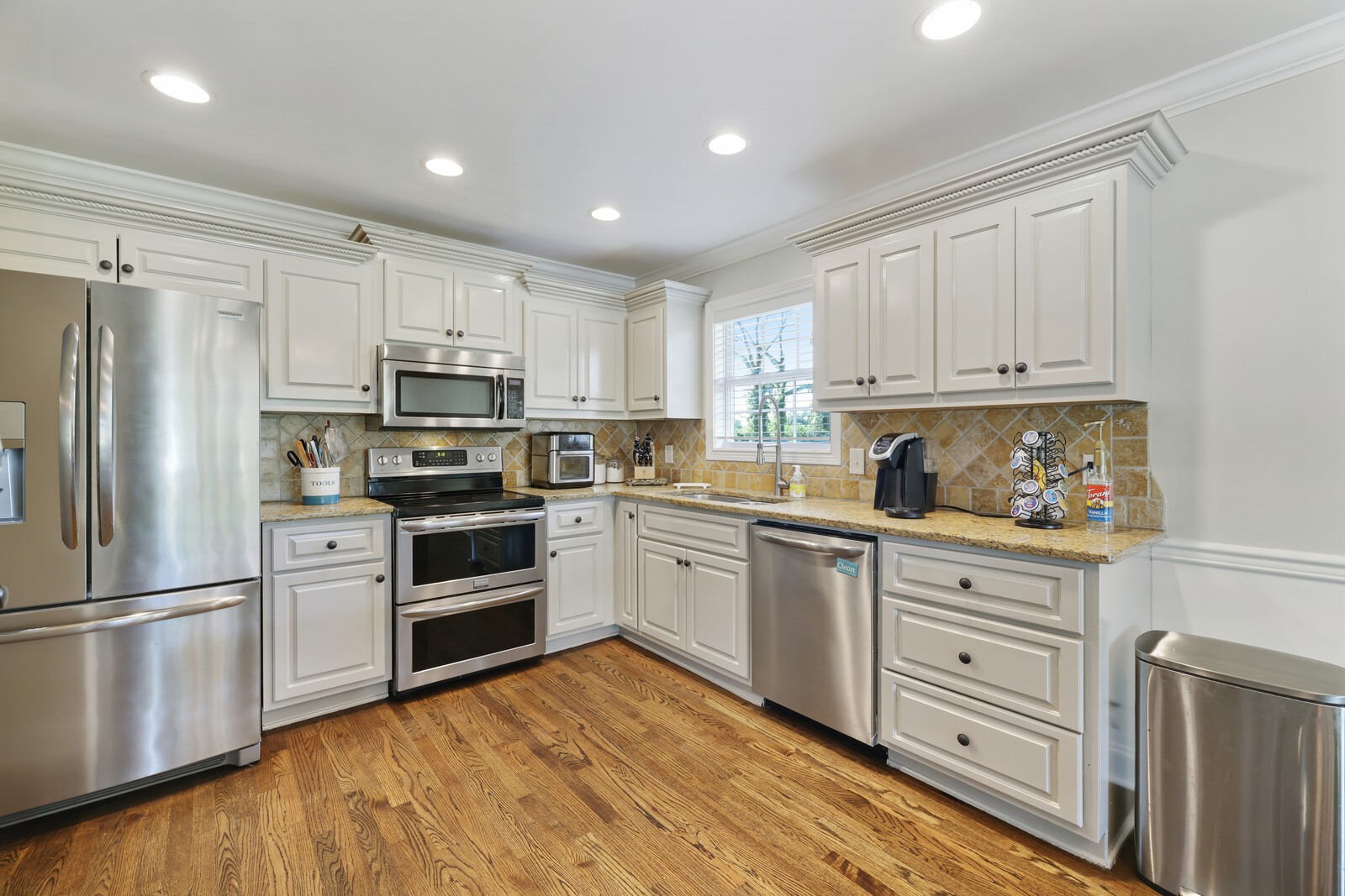 1098 Bradshaw Rd