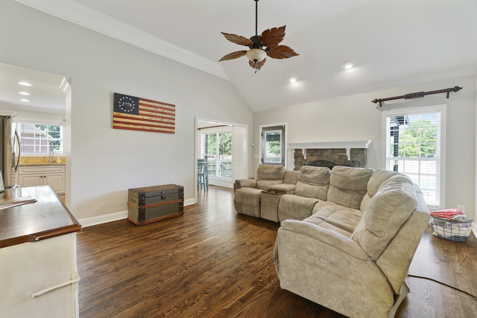 1098 Bradshaw Rd