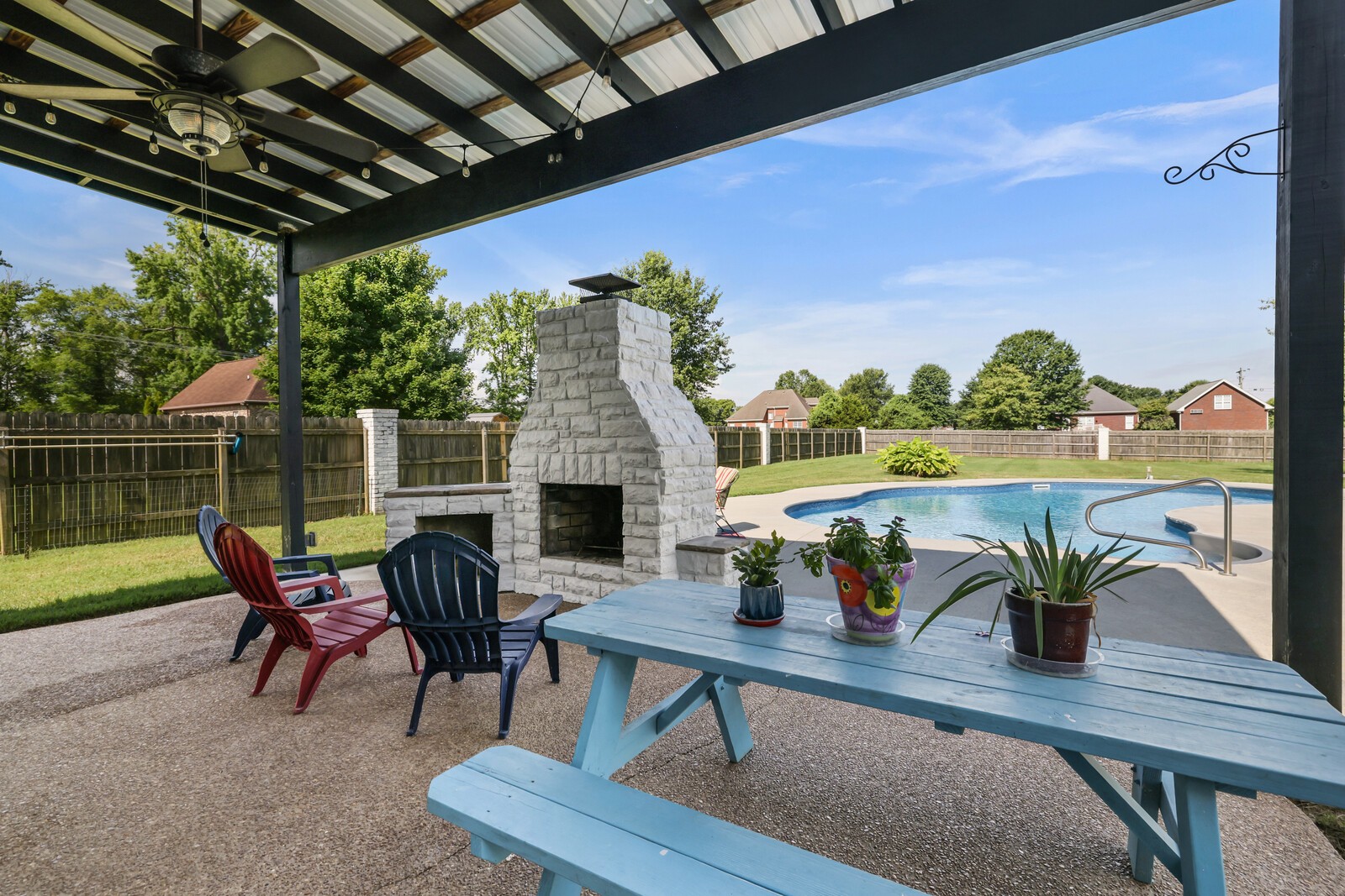 1098 Bradshaw Rd