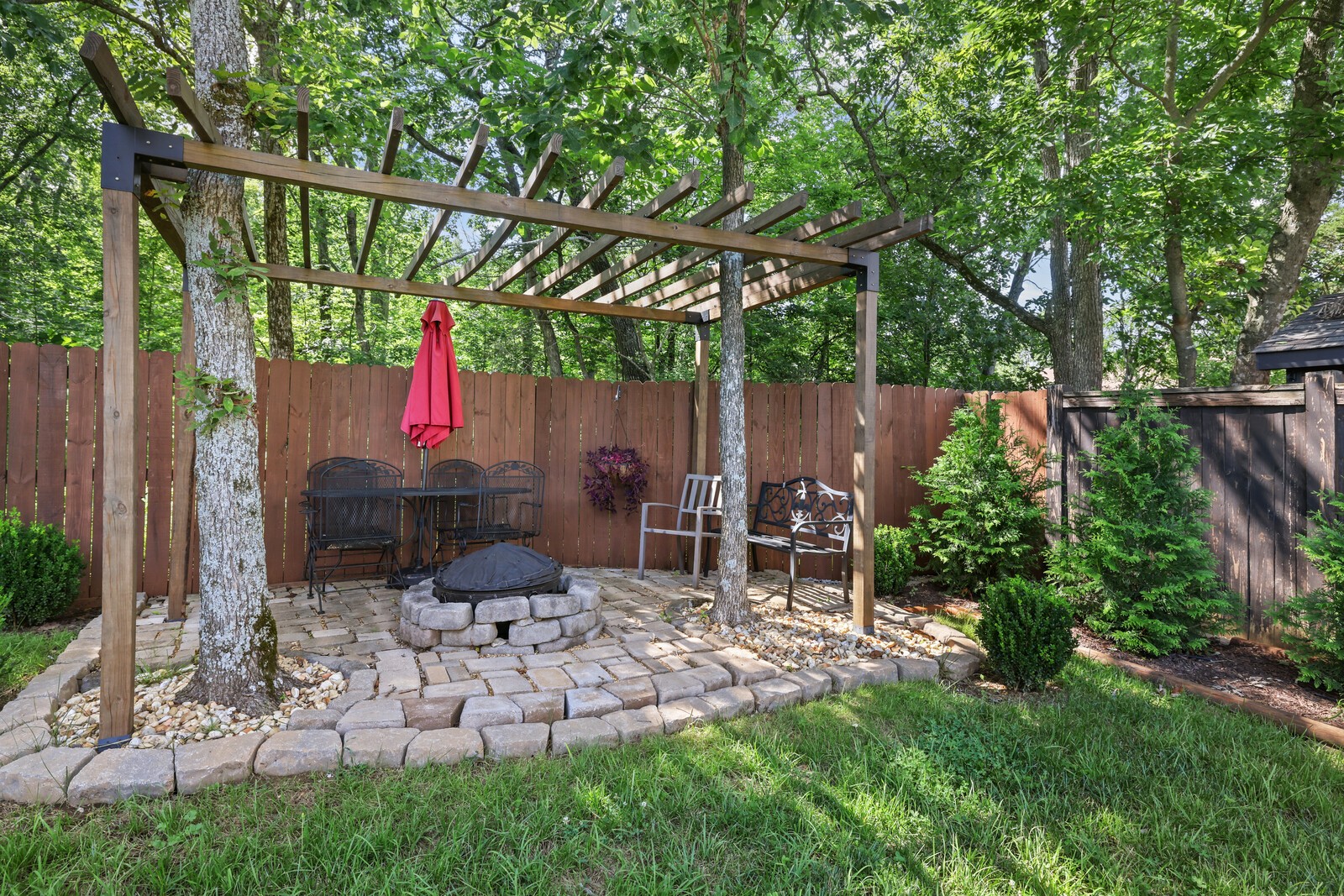 404 Spring Hill Dr