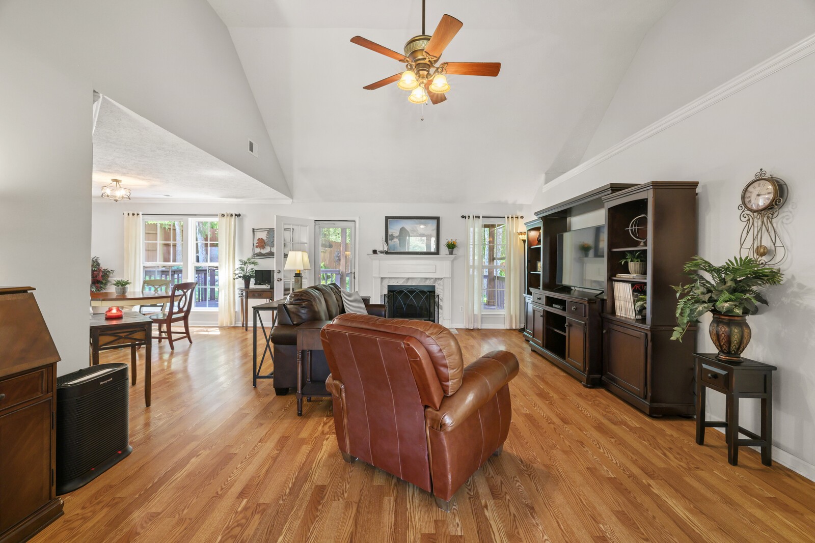 404 Spring Hill Dr