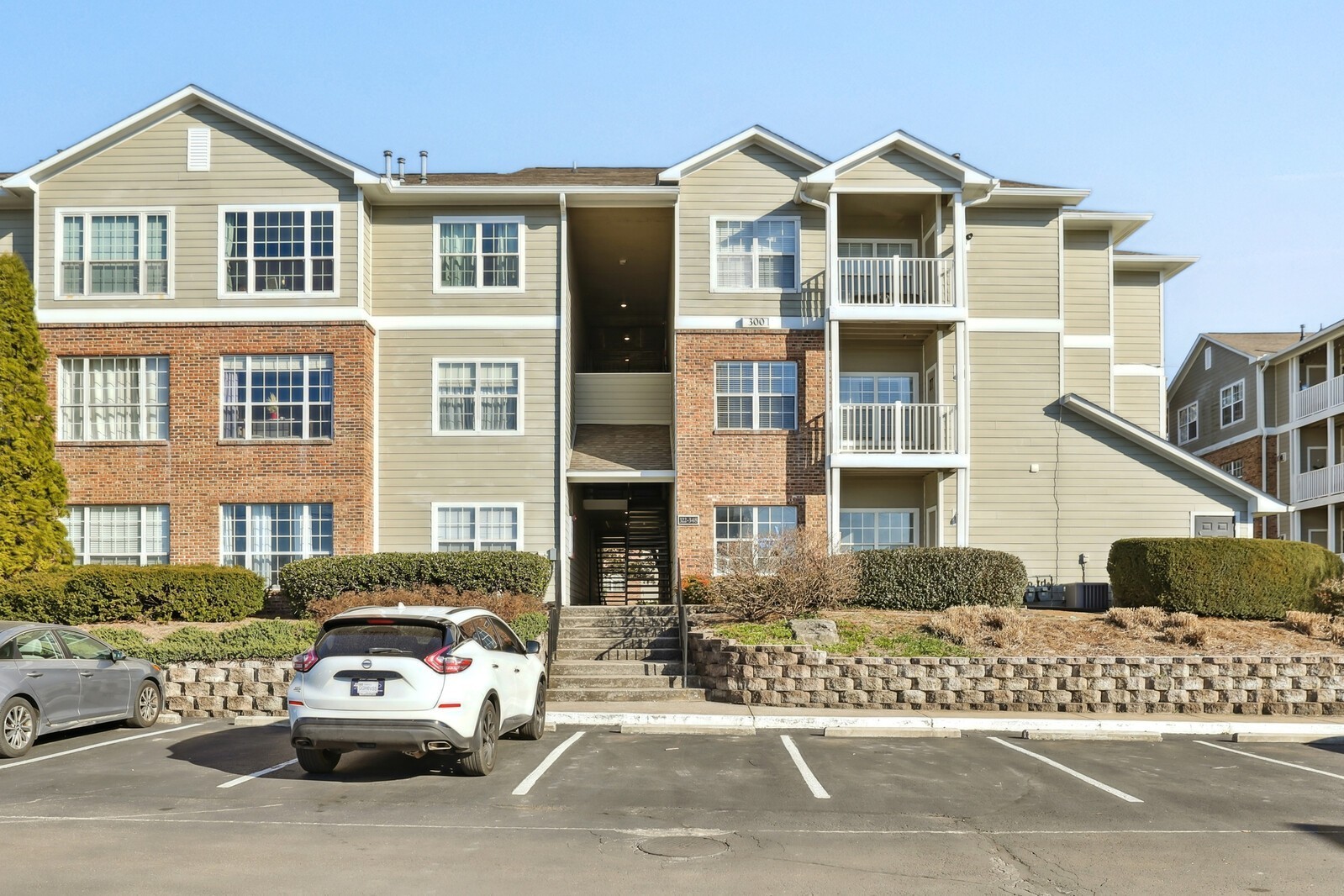2025 Woodmont Blvd Unit: 338