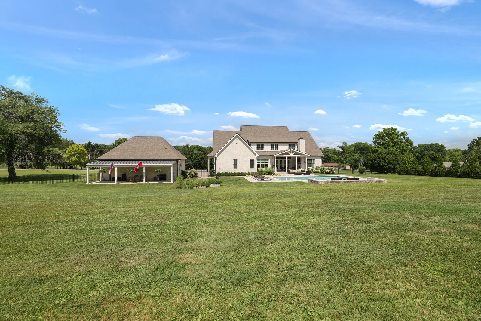 6211 Temple Rd