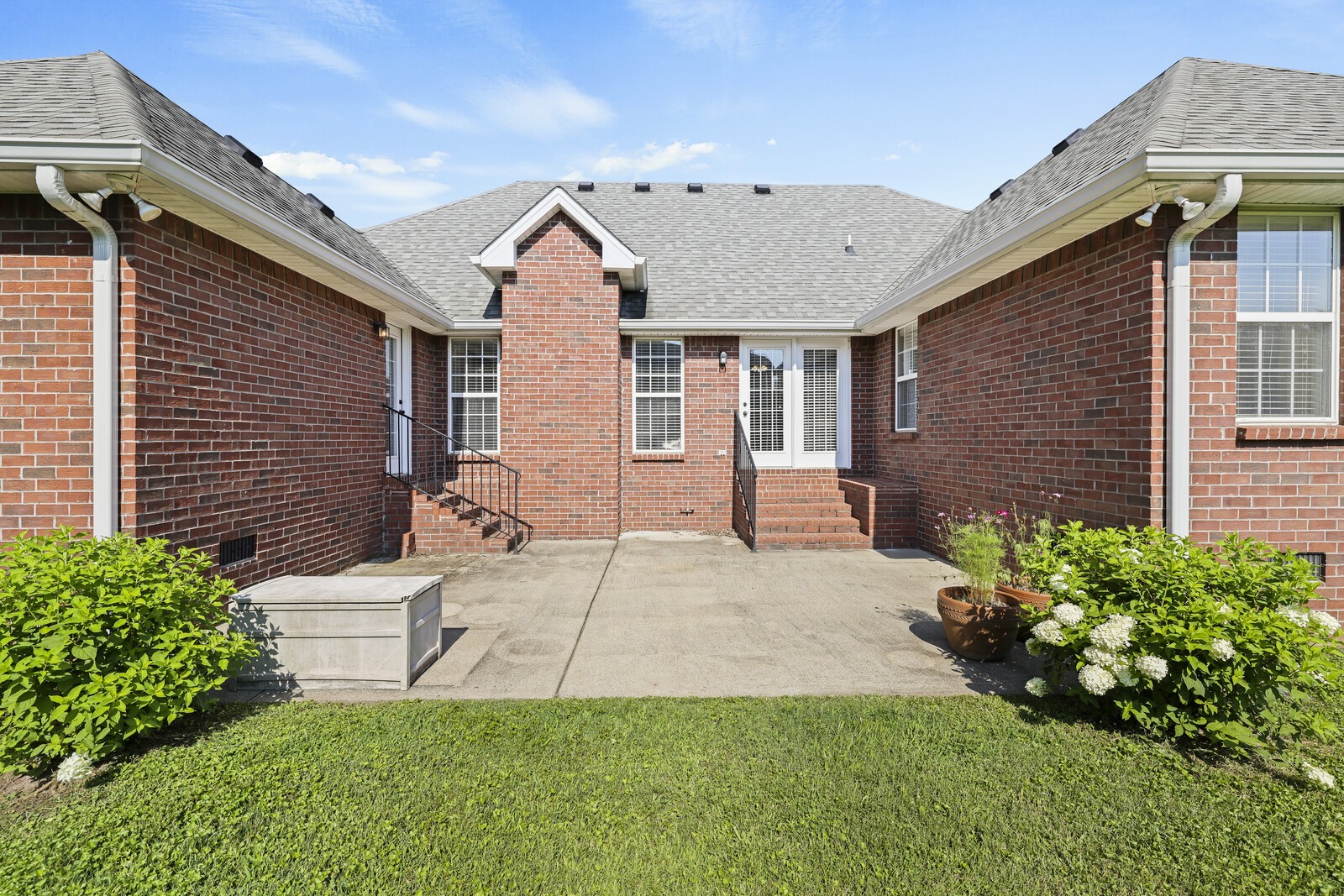 2638 English Hill Dr