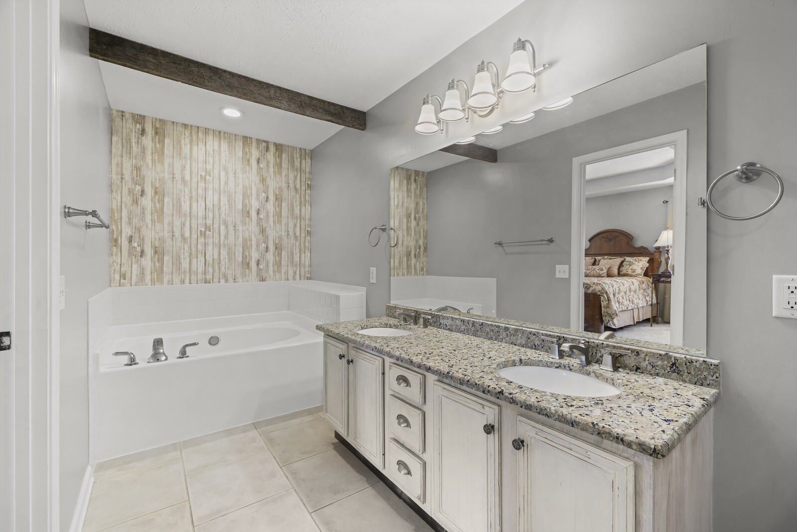 2638 English Hill Dr