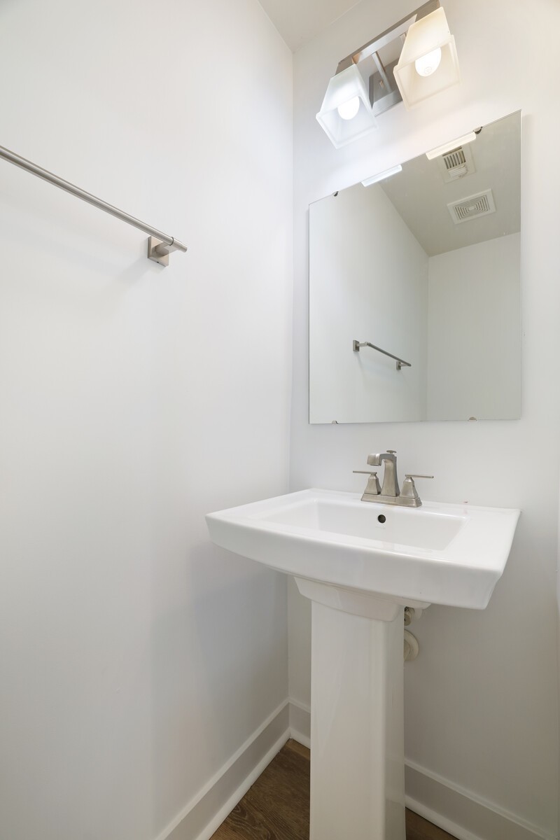 4316 Summercrest Blvd Unit: 713