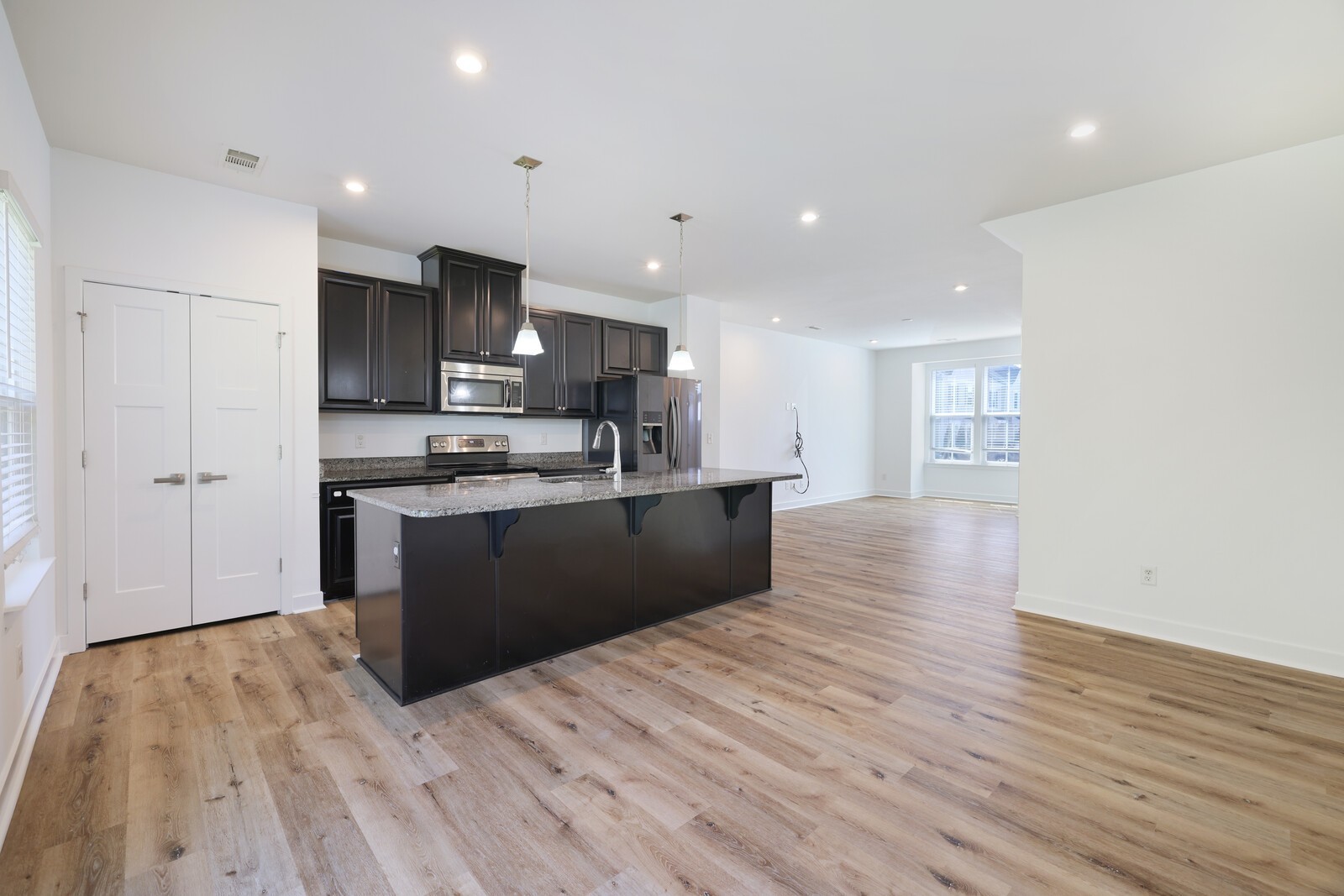 4316 Summercrest Blvd Unit: 713
