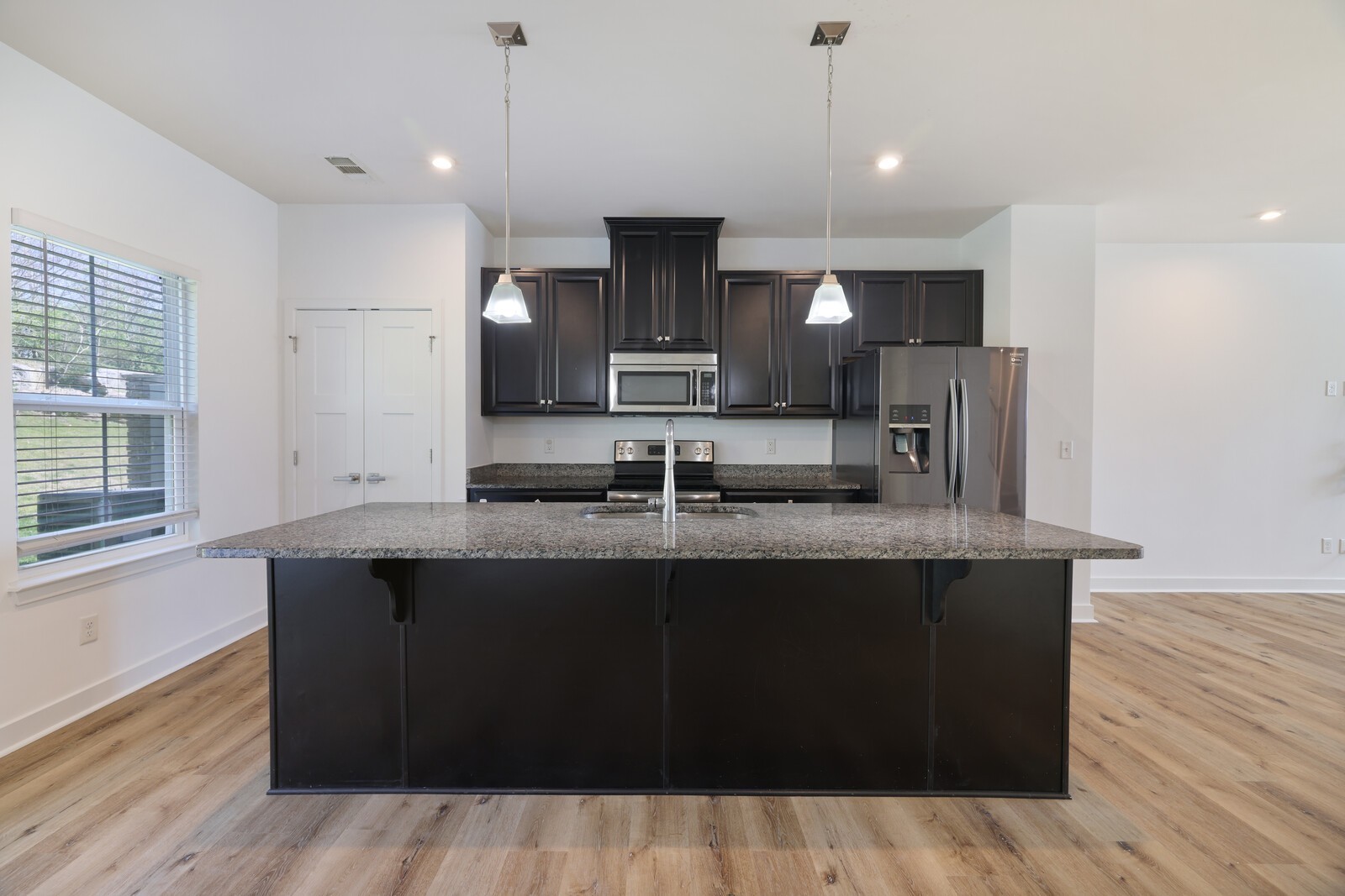 4316 Summercrest Blvd Unit: 713