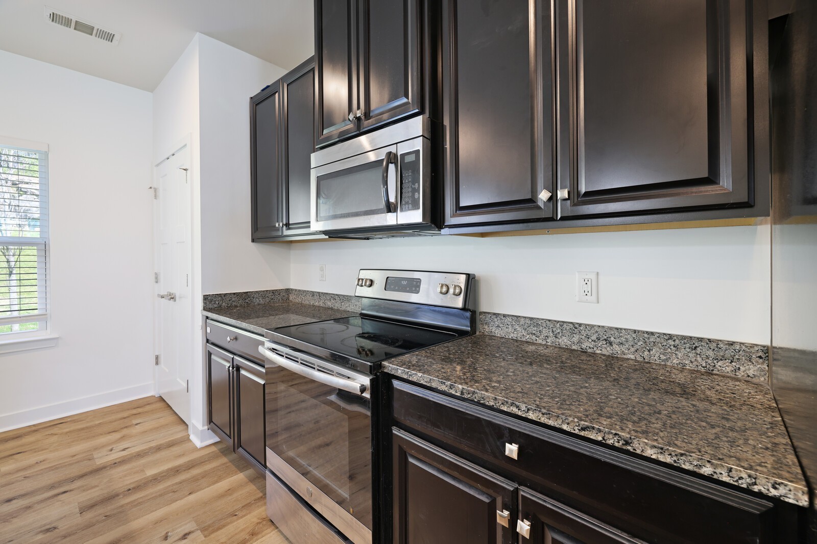 4316 Summercrest Blvd Unit: 713