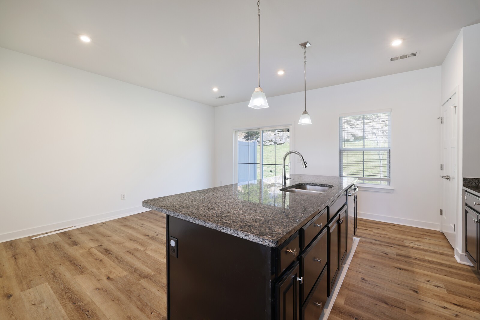 4316 Summercrest Blvd Unit: 713