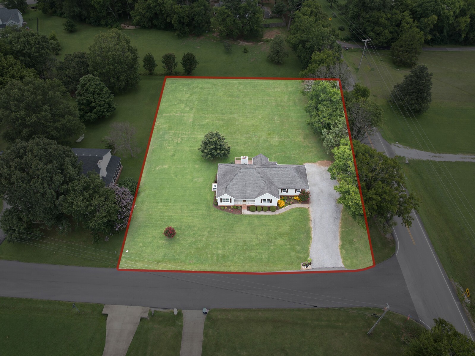 1049 Everett Dr